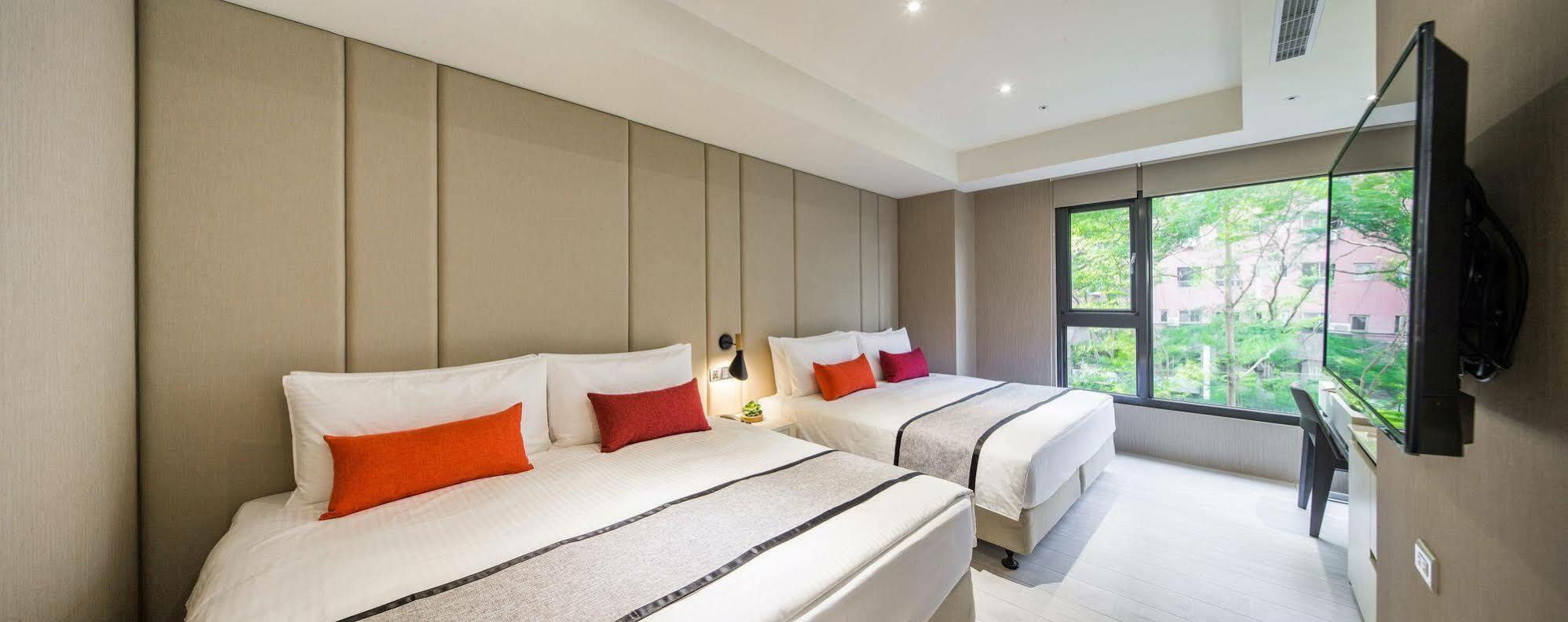 Icasa Hotel - By Cosmos Creation Taichung Exterior photo