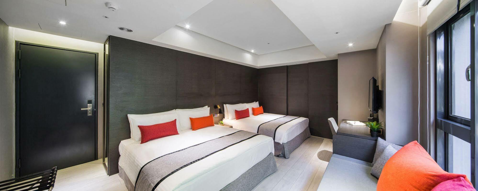 Icasa Hotel - By Cosmos Creation Taichung Exterior photo